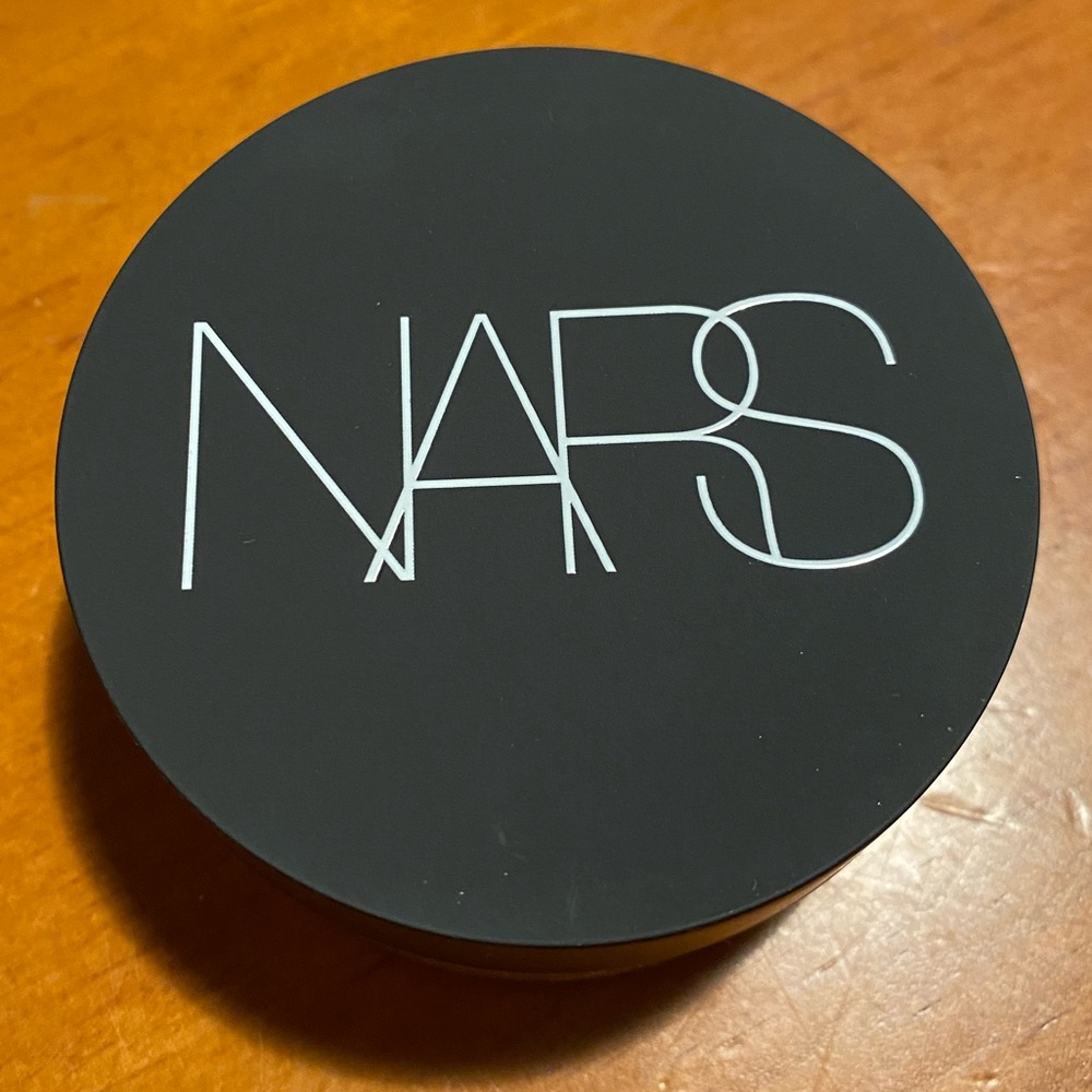NARS Light Reflecting Setting Powder - Loose - Picture 5 of 16